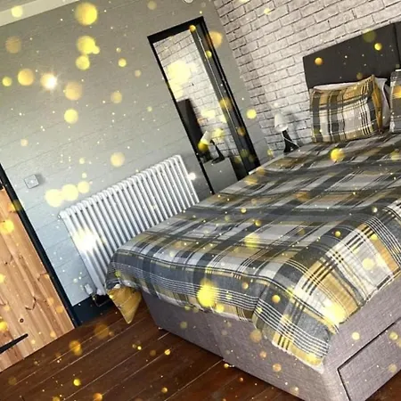 Holiday home Paulton - Sleeps 2 - Petfriendly - Hottub - Garden
